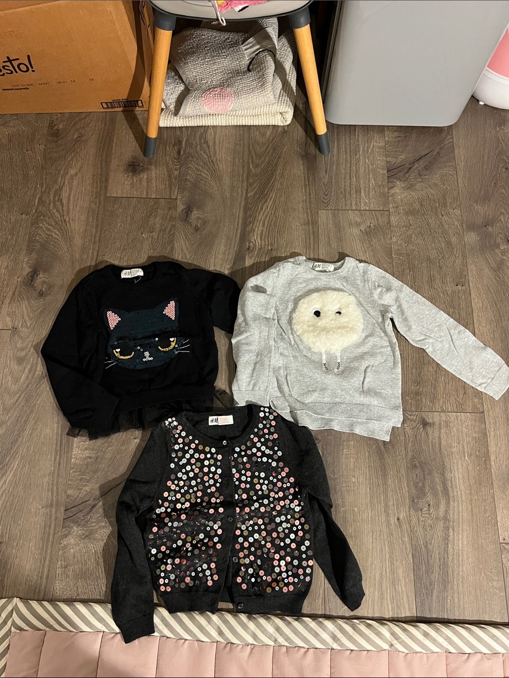 Girls 3pcs H&M winter holiday sweater size 2-4y